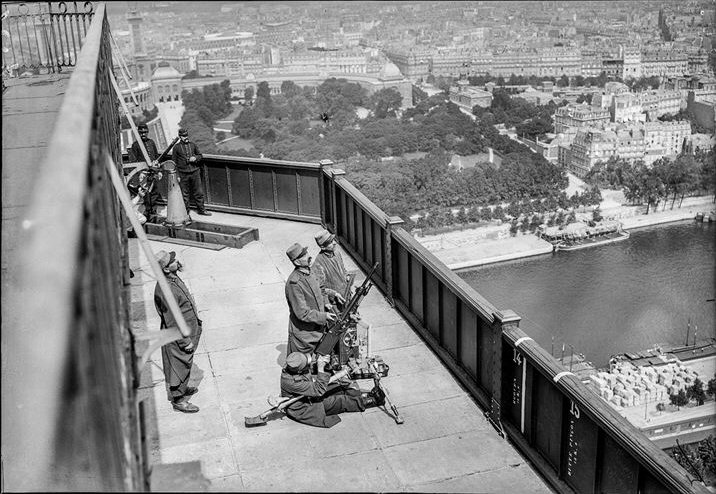 mitrailleuse-Tour-Eiffel